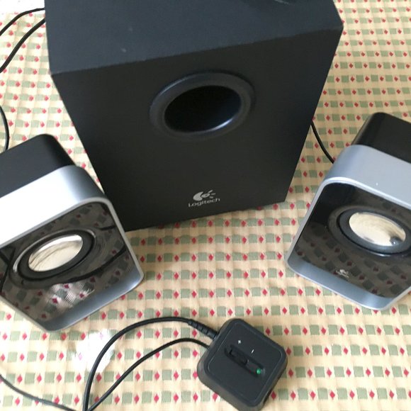 Logitech LS21 7 Watts RMS (FTC) 2.1 Stereo Speaker System - Black - Picture 2 of 16